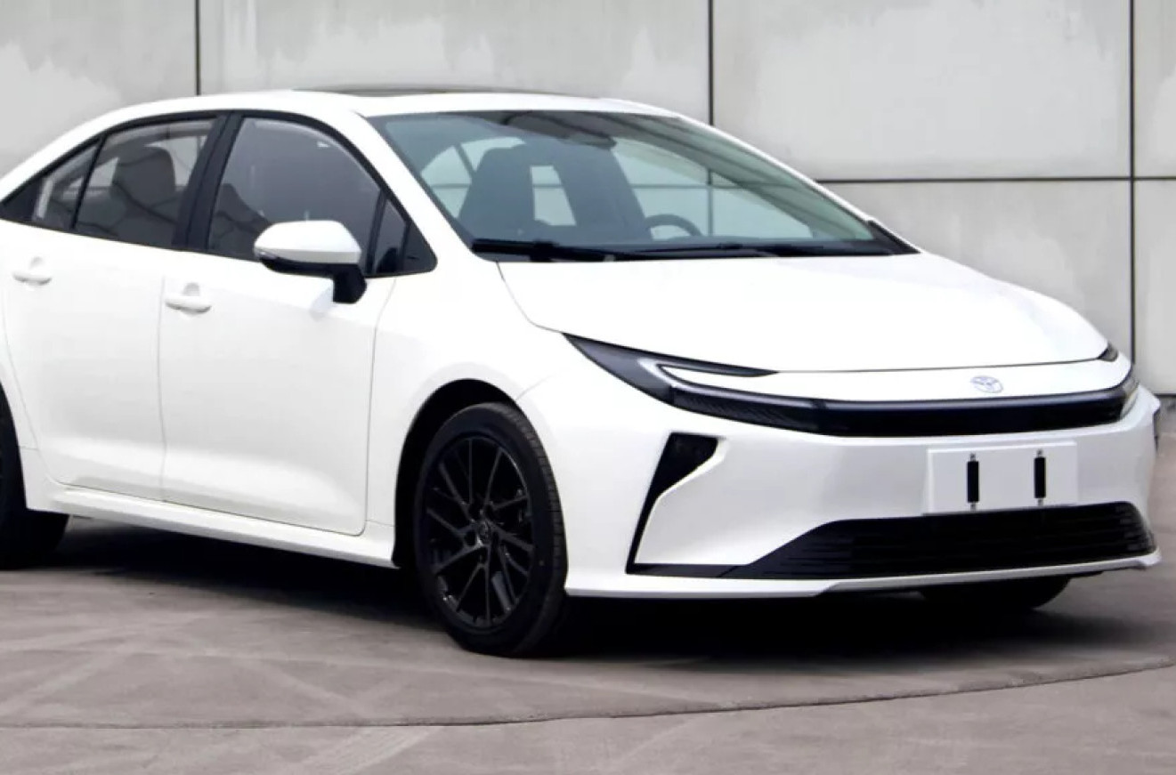 Nova lična karta: Osvežena Toyota Corolla! FOTO