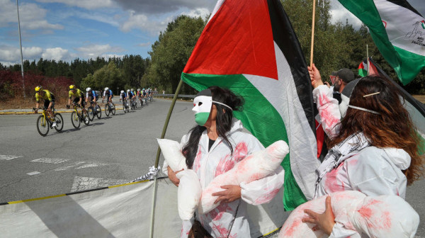 Biciklisti prete napuštanjem Vuelte zbog pro-palestinskih protesta FOTO/VIDEO