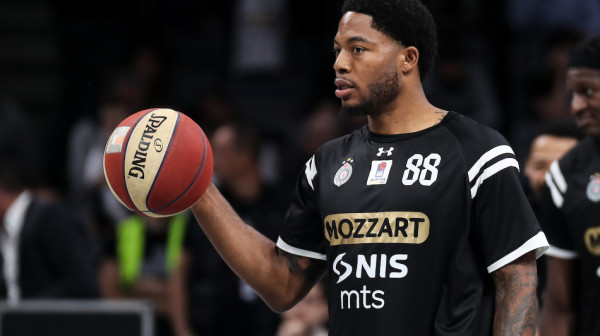 Partizan nema centra – povredio se Tajrik Džons!