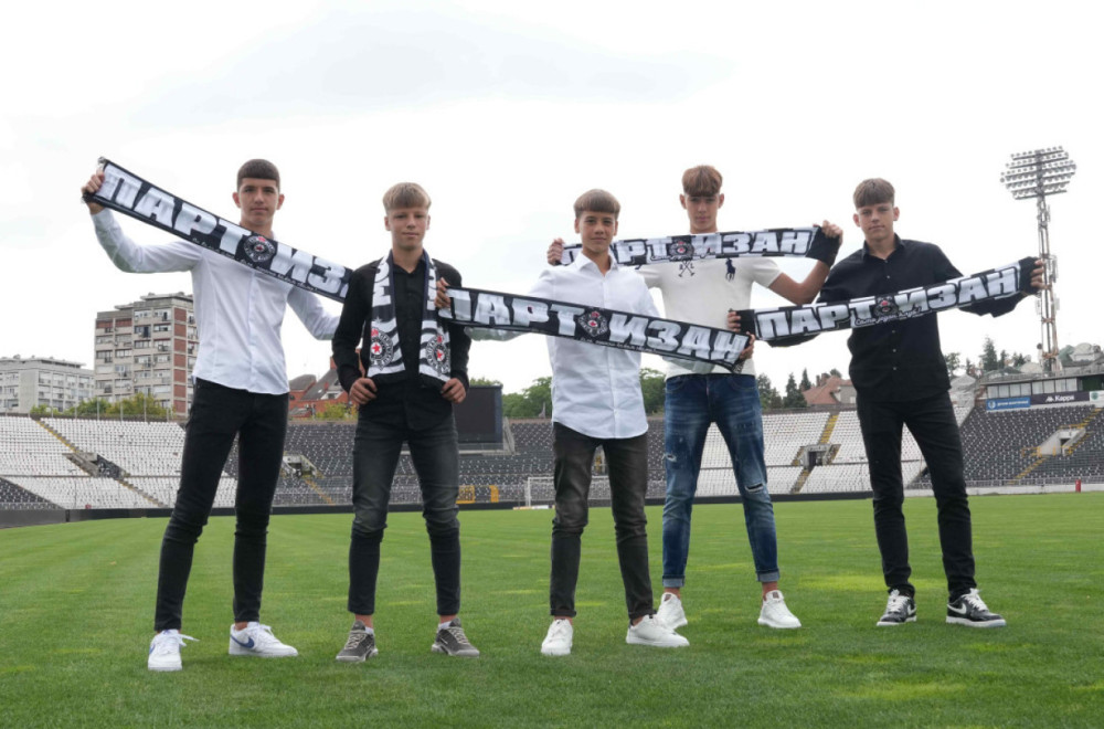 Partizan nastavio niz potpisa
