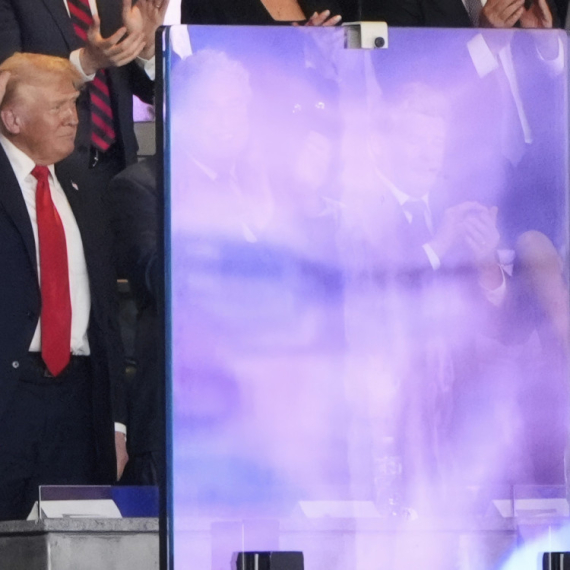 Posle brutalnog ubustva Kirka neviđene mere bezbednosti za Trampa