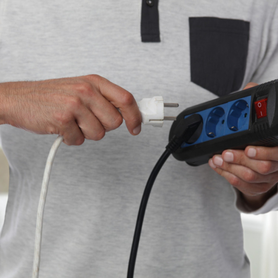 Ovih šest uređaja nikada, ali nikada ne smete da uključite u produžni kabl