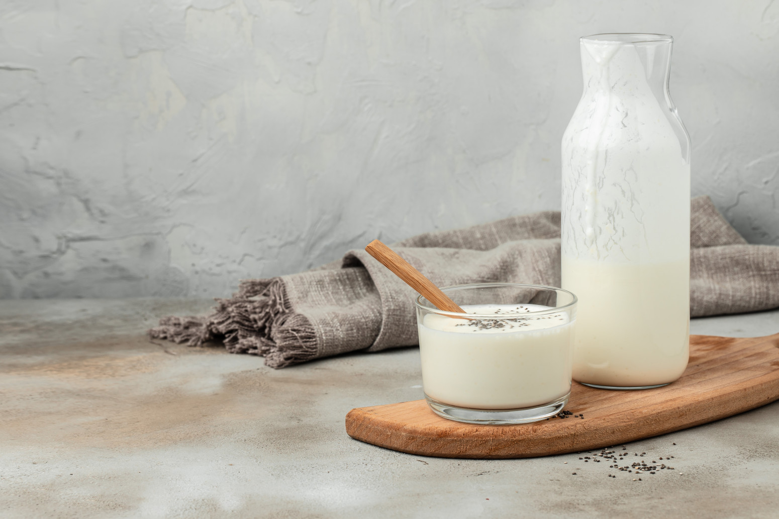 Ajran ili kefir, dve čaše koje kriju veliku razliku: Evo šta se zapravo dešava u vašem telu kada ih pijete