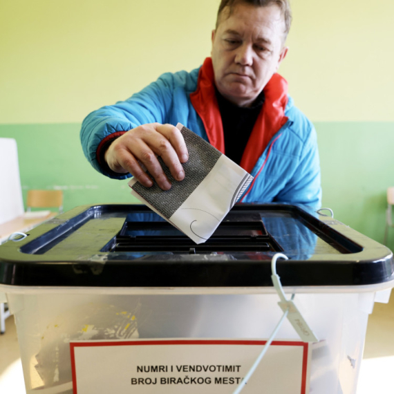 Vanredni izbori na KiM: Prijavile se tri koalicije, 17 partija i dve građanske inicijative...