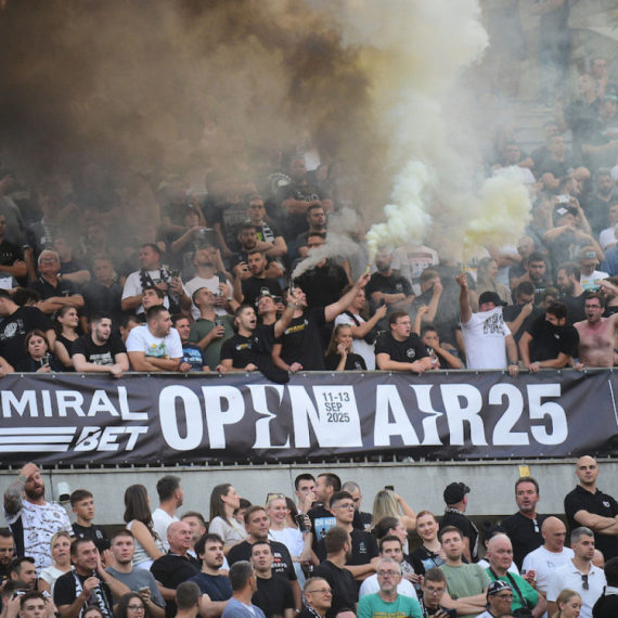 Javio se Lovernj i razgalio "grobare" FOTO