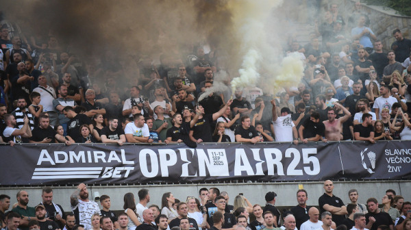 Javio se Lovernj i razgalio "grobare" FOTO