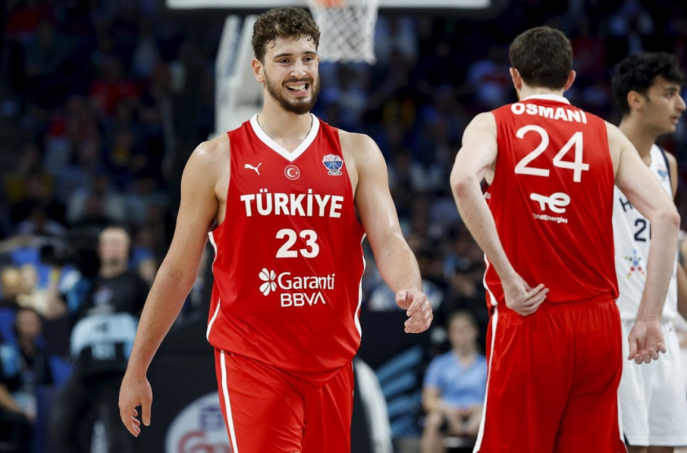 Šengun zbog Janisa poklonio Osmaniju skupocen sat