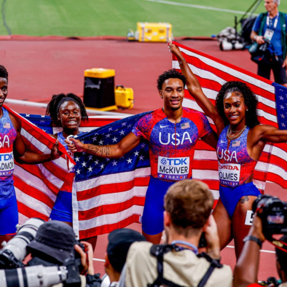 Američka štafeta na krovu sveta