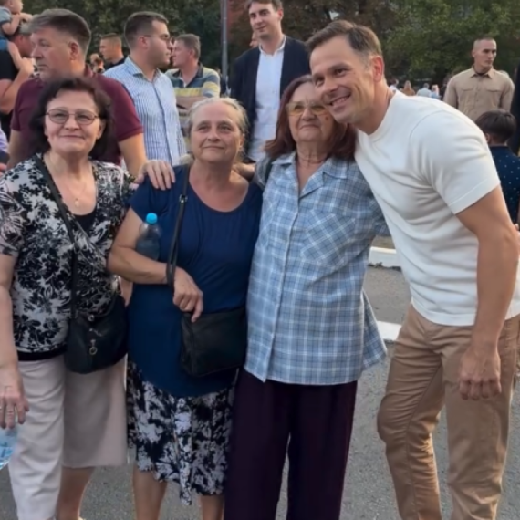 Mali i Brnabić sa građanima: Prijatelji protiv blokada; Pokazali smo koliko je velika Srbija FOTO