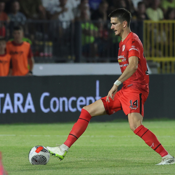 Šamar "okrenuo" meč u Surdulici – peta u nadoknadi za slavlje Radničkog VIDEO