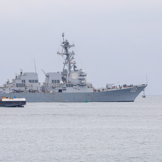 Napetosti u Karibima: SAD aktivirale razarača; Okupiran venecuelanski ribarski brod