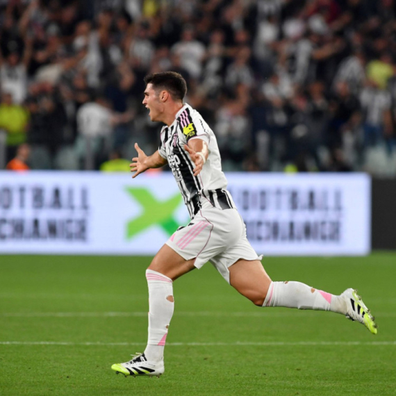 Bomba na "ić" – pogledajte zašto ceo svet priča o crnogorskom tinejdžeru VIDEO