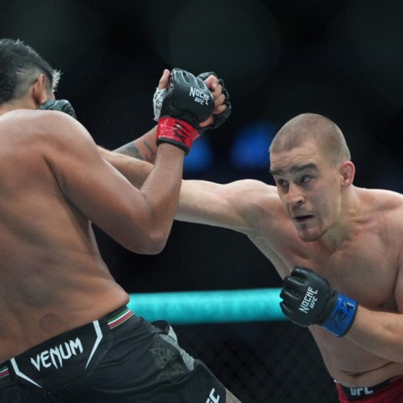 Todorović "udavio" protivnika – prekinuo negativan niz u UFC VIDEO