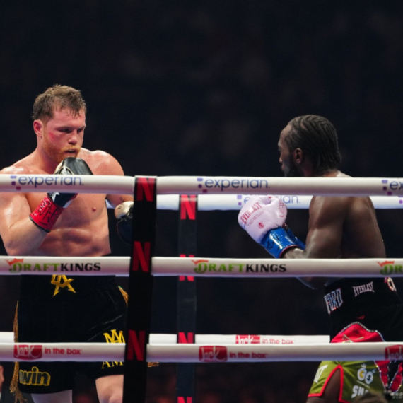 Kanelo uprkos porazu zaradio 15 puta više od Kraforda