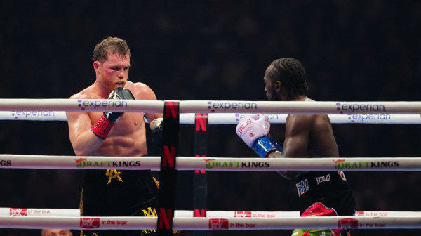 Kanelo uprkos porazu zaradio 15 puta više od Kraforda