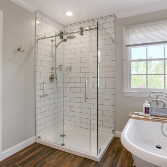 Naslage u tuš kabini nestaju odmah: Domaće sredstvo za čišćenje koje će vam olakšati život