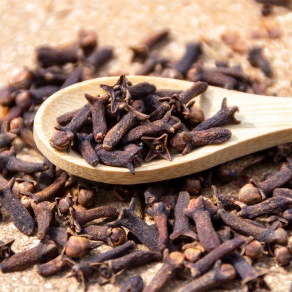 Šta će se desiti ako stavite samo jedan karanfilić u usta pre spavanja? FOTO