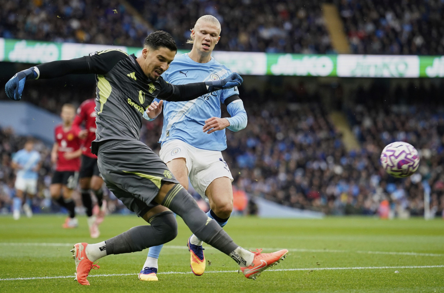 Mančester je ponovo "plav"! VIDEO