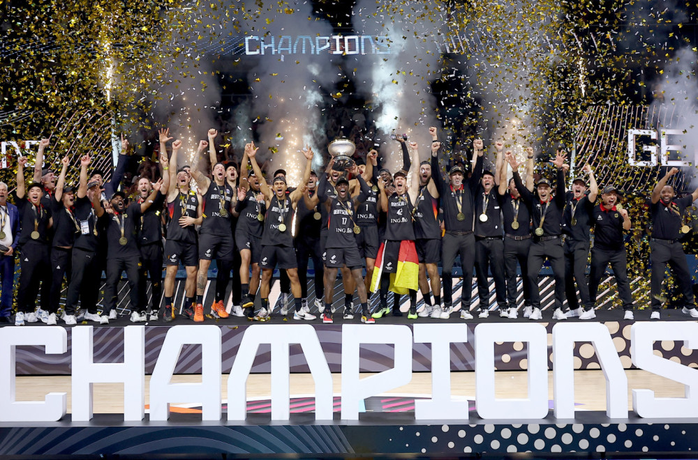 Nemačka "pokorila" Evropu; Bonga dominirao, Šruder prekinuo selektora – šou na konferenciji za medije VIDEO