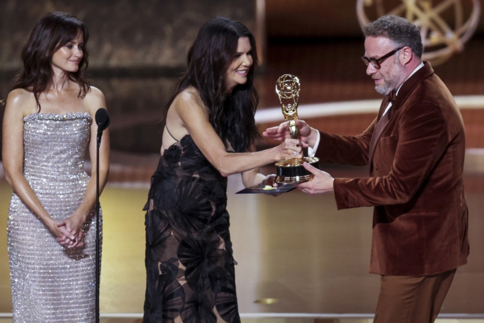 Gilmorove ponovo na okupu: Evo kako sada izgledaju glumice iz legendarne serije FOTO