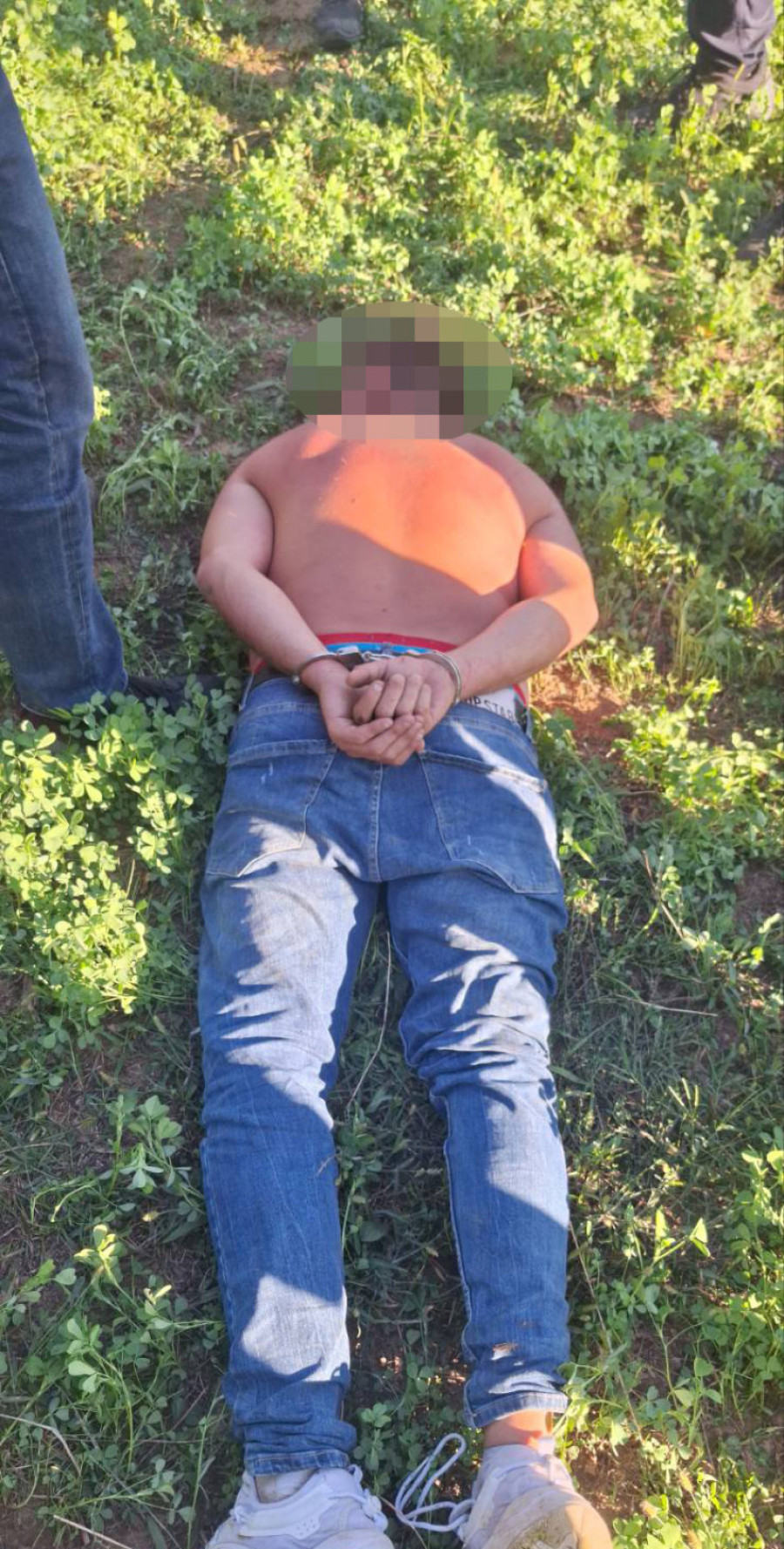 Prva slika osumnjičenog za ubistvo u Obrenovcu; Oglasio se MUP: Lociran u kukuruzištu FOTO