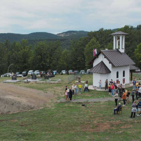 Ovo je kameni beleg donet sa Kajmakčalana: Mala crkva velikog imena čuva srpsku istoriju FOTO