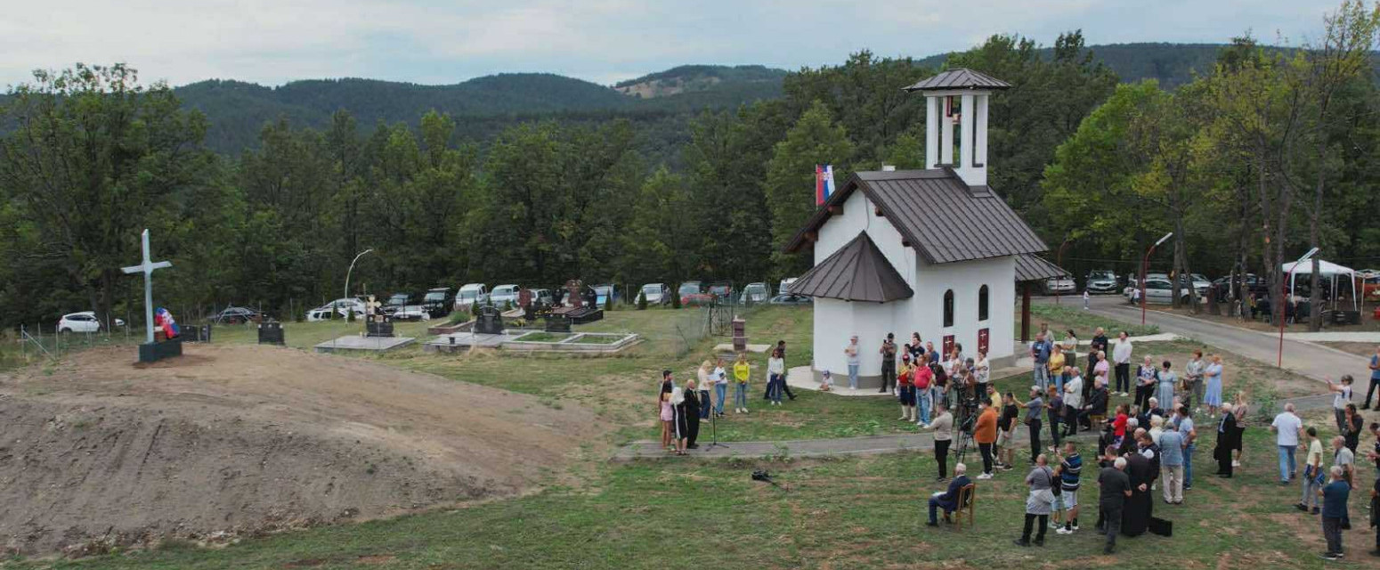 Ovo je kameni beleg donet sa Kajmakčalana: Mala crkva velikog imena čuva srpsku istoriju FOTO