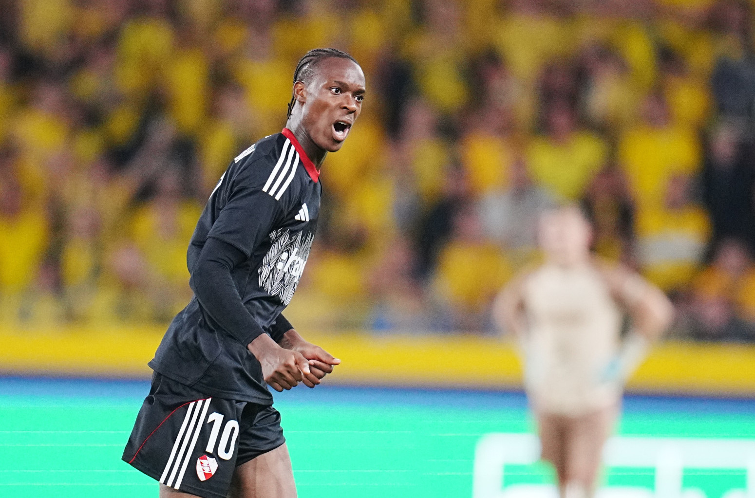 Isti vlasnik, a klubovi se svađaju VIDEO