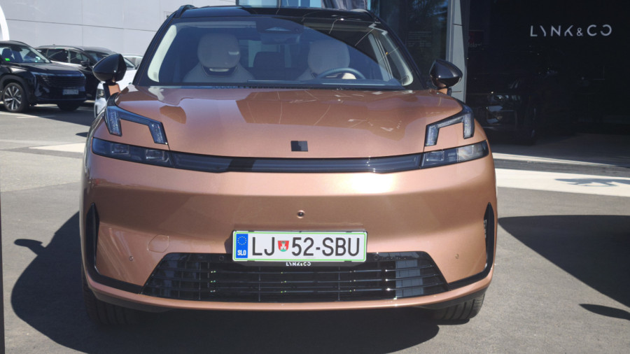 Lynk & Co 08 stigao u Srbiju: Hibridni SUV koji izaziva premijum igrače FOTO