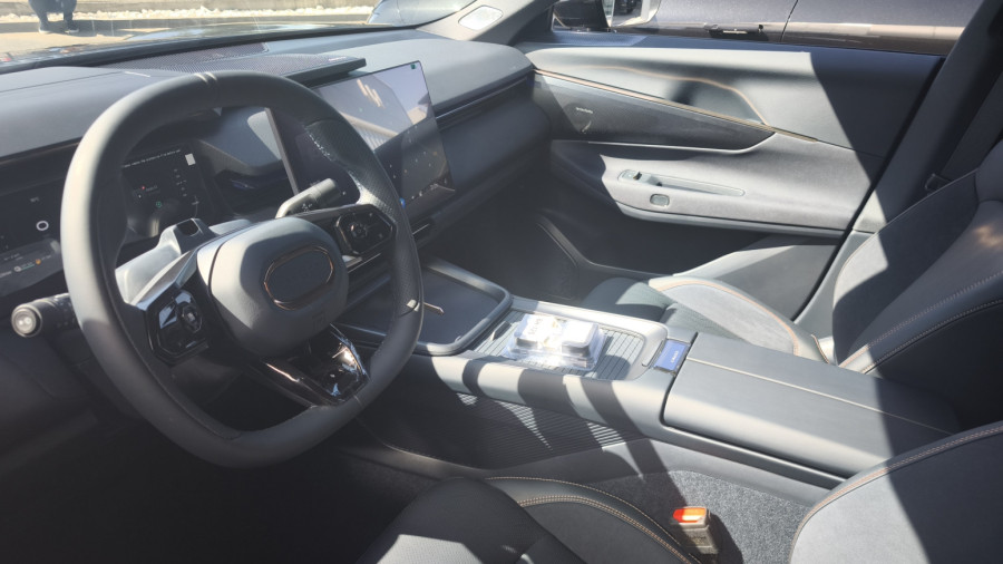 Lynk & Co 08 stigao u Srbiju: Hibridni SUV koji izaziva premijum igrače FOTO