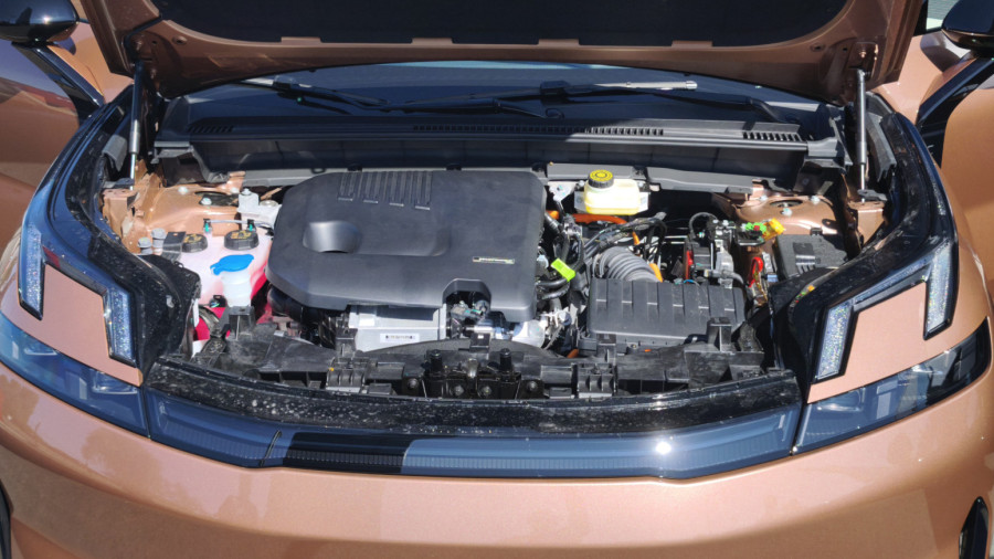 Lynk & Co 08 stigao u Srbiju: Hibridni SUV koji izaziva premijum igrače FOTO