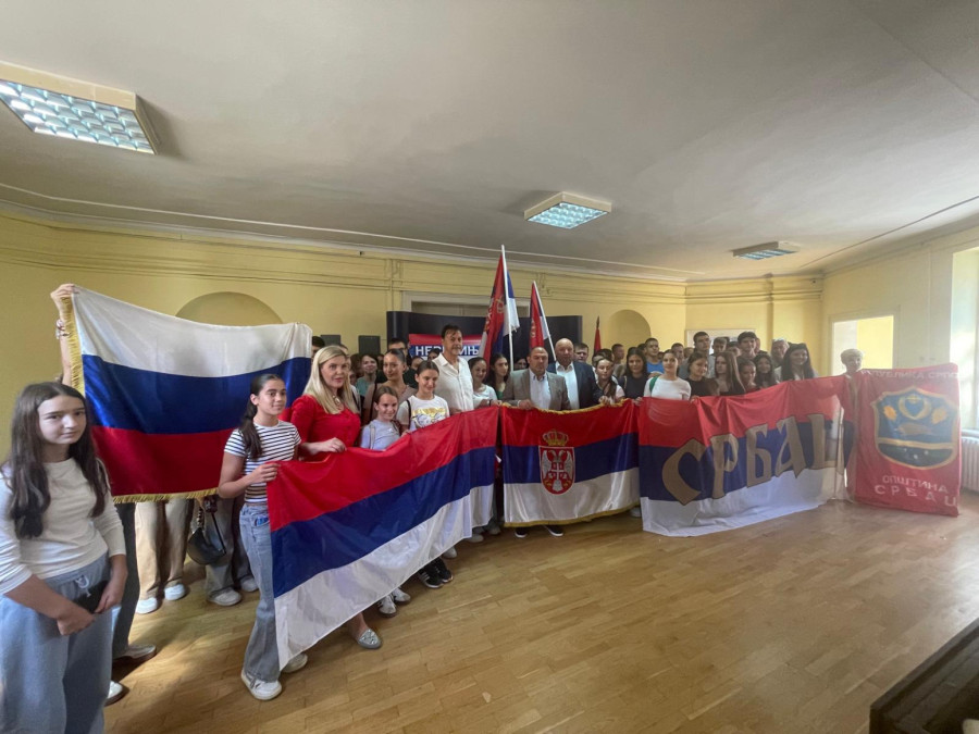 Drina Srbe razdvajati neće; Deca iz Republike Srpske gosti Podunavskog upravnog okruga FOTO