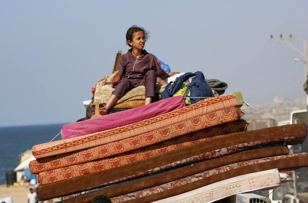 Hiljade civila pokušava da pobegne; Ovo je pakao, bombardovanje traje satima