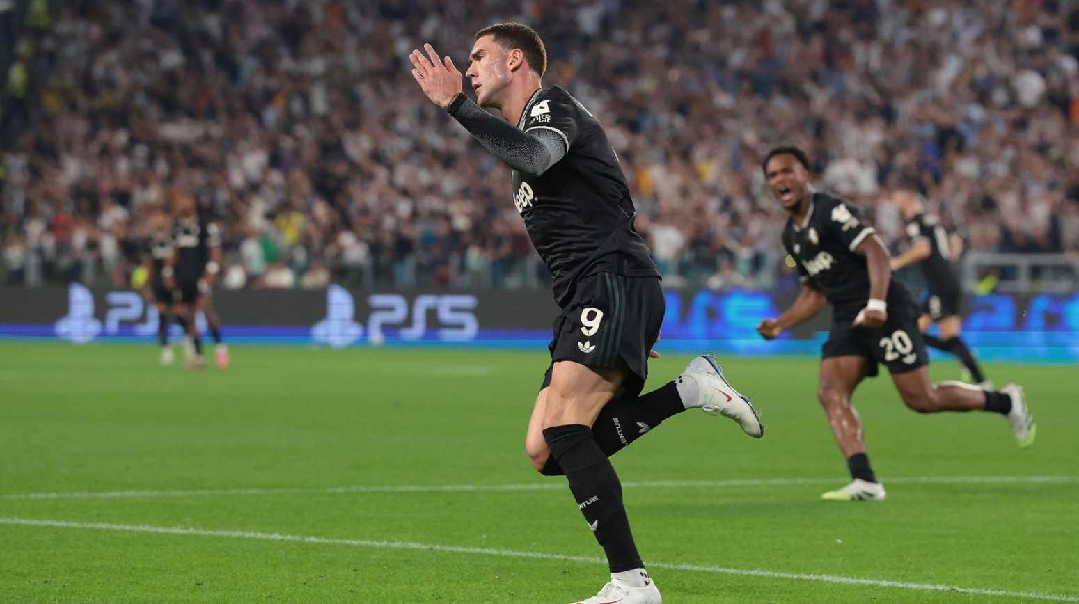 Vlahović napušta Juventus u januaru? Bajern ga ima u planovima