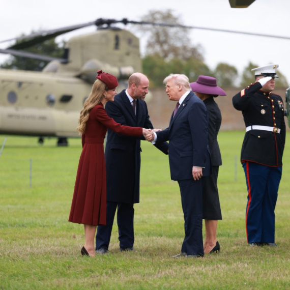 Tramp tokom susreta prekršio protokol: "Ovo je uvreda za kralja"