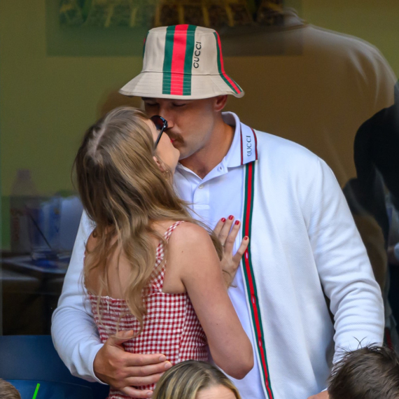 Oduševila stajlingom od 3.214 evra – ali samo dok ne vidite obuću FOTO