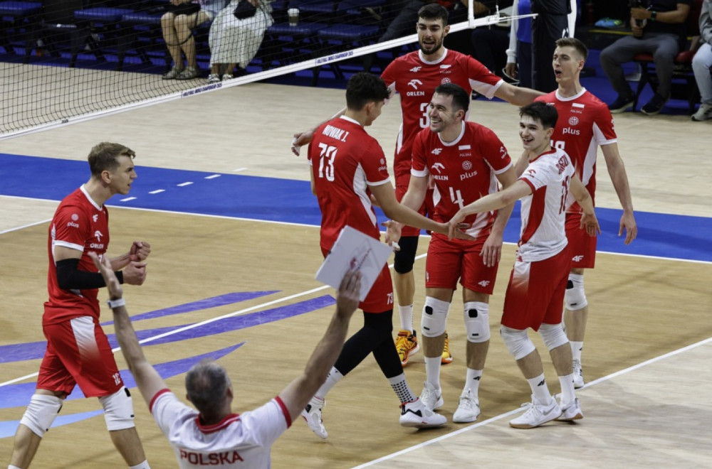 Grbićeva Poljska 3/3, Amerika takođe