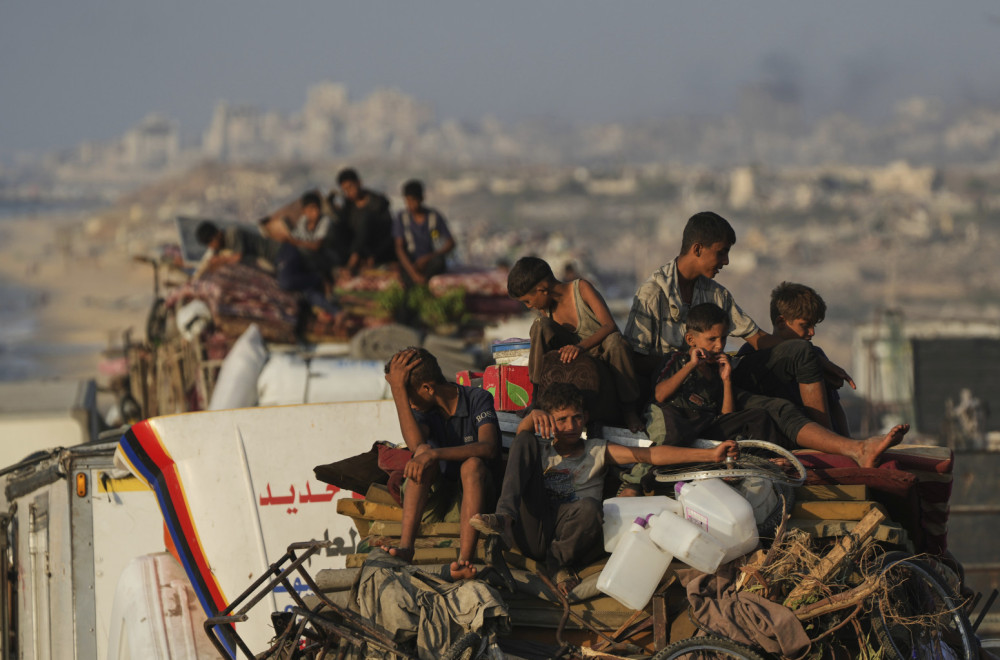 Krvavo jutro: Izraelci gađali školu, poginula deca