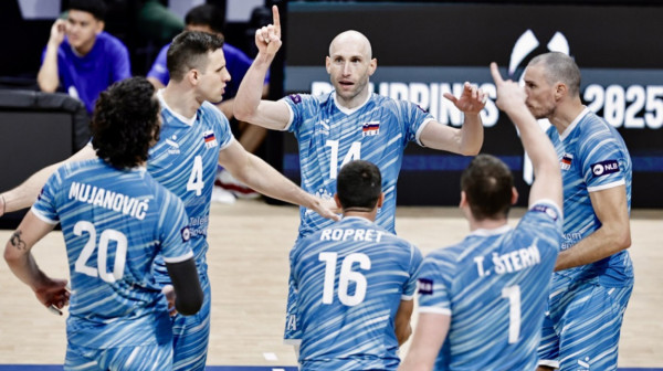 Slovenija u osmini finala SP