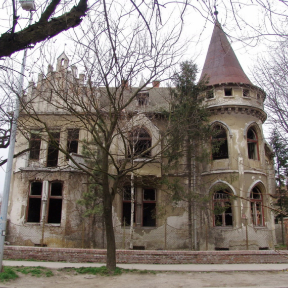 Zrenjanin postao vlasnik dela Pinove vile FOTO