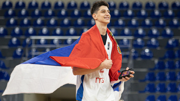 Srpski biser ispisao istoriju Barselone – Kusturica najmlađi debitant VIDEO