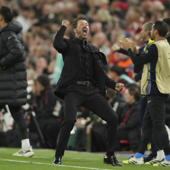 Lud, luđi, Čolo – Simeone sam krenuo na navijače Liverpula VIDEO