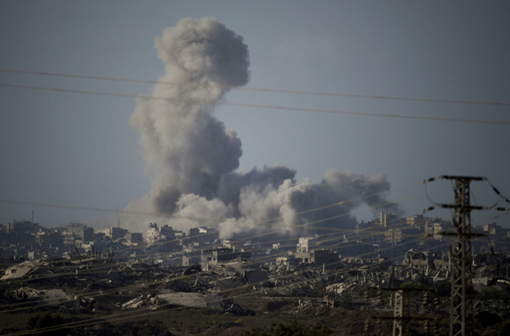 Masakr, a glad se širi FOTO