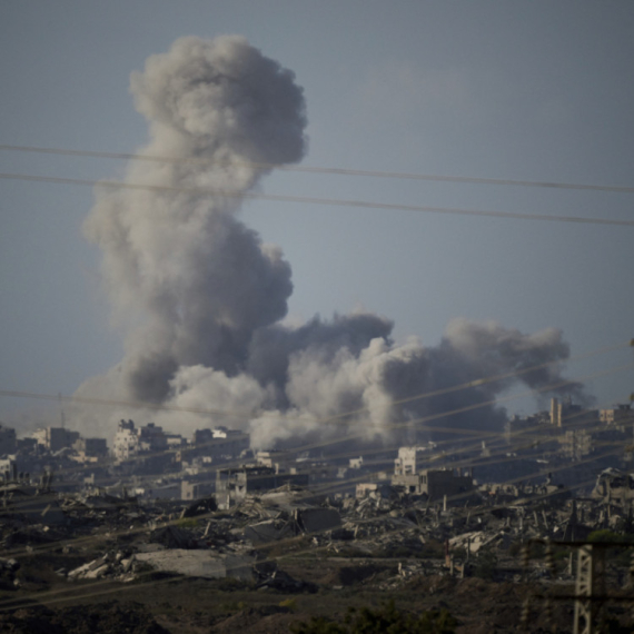 Masakr, a glad se širi FOTO