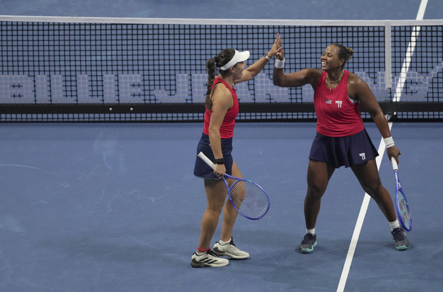 Amerikanke u polufinalu Bili Džin King kupa