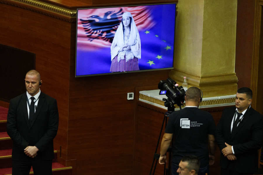 Albanska glumica traži milion evra: Vlada od njenog lika napravila ministarku bota VIDEO