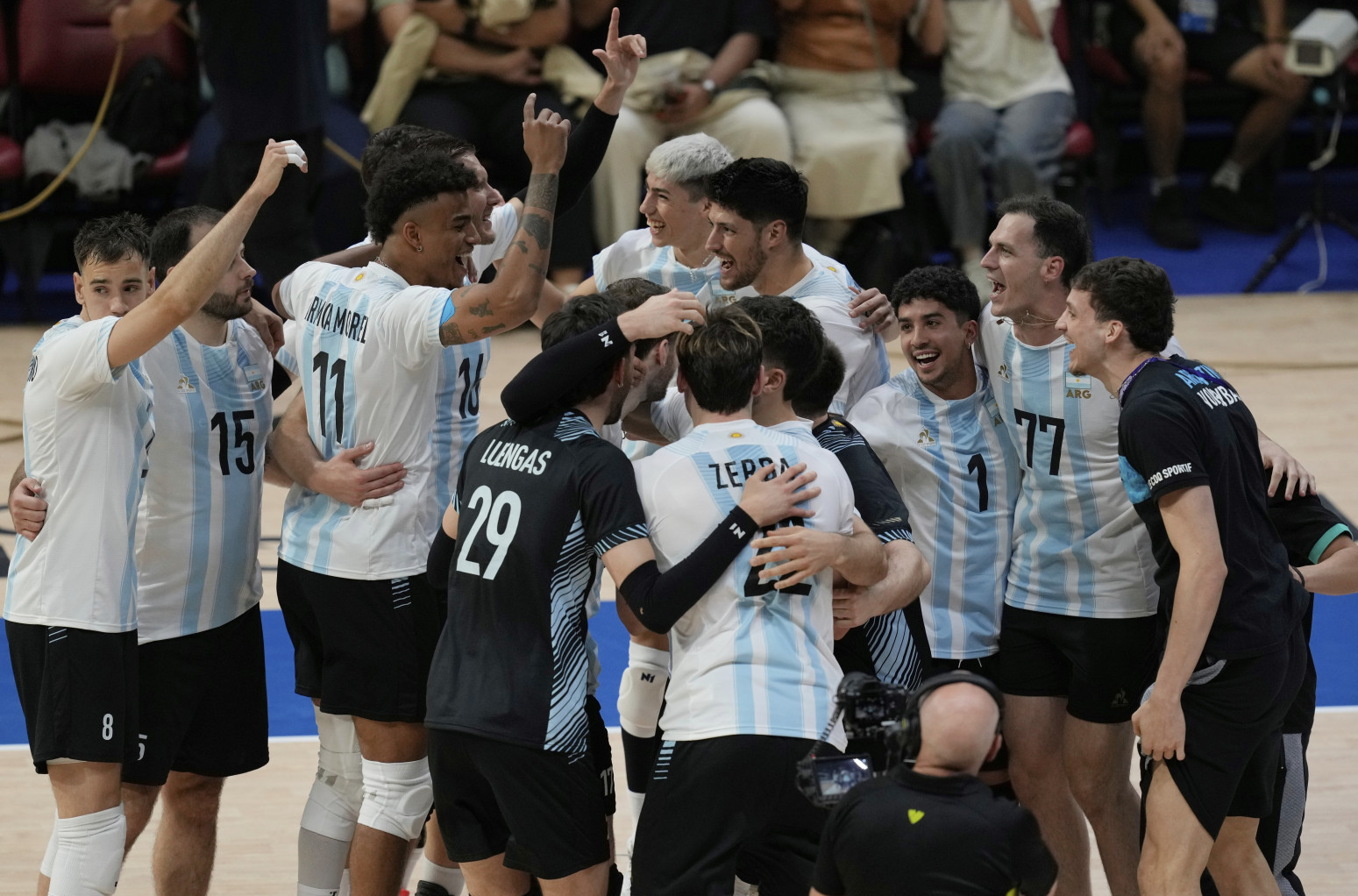 Ludnica na SP – olimpijski šampioni pakuju kofere u grupnoj fazi!