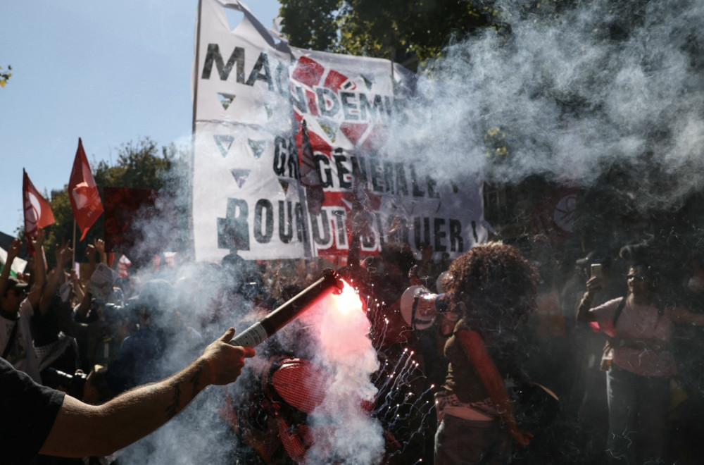 Rat na ulicama Francuske; Policija izvela zveri "Kentaure"; Razbijaju blokade FOTO/VIDEO