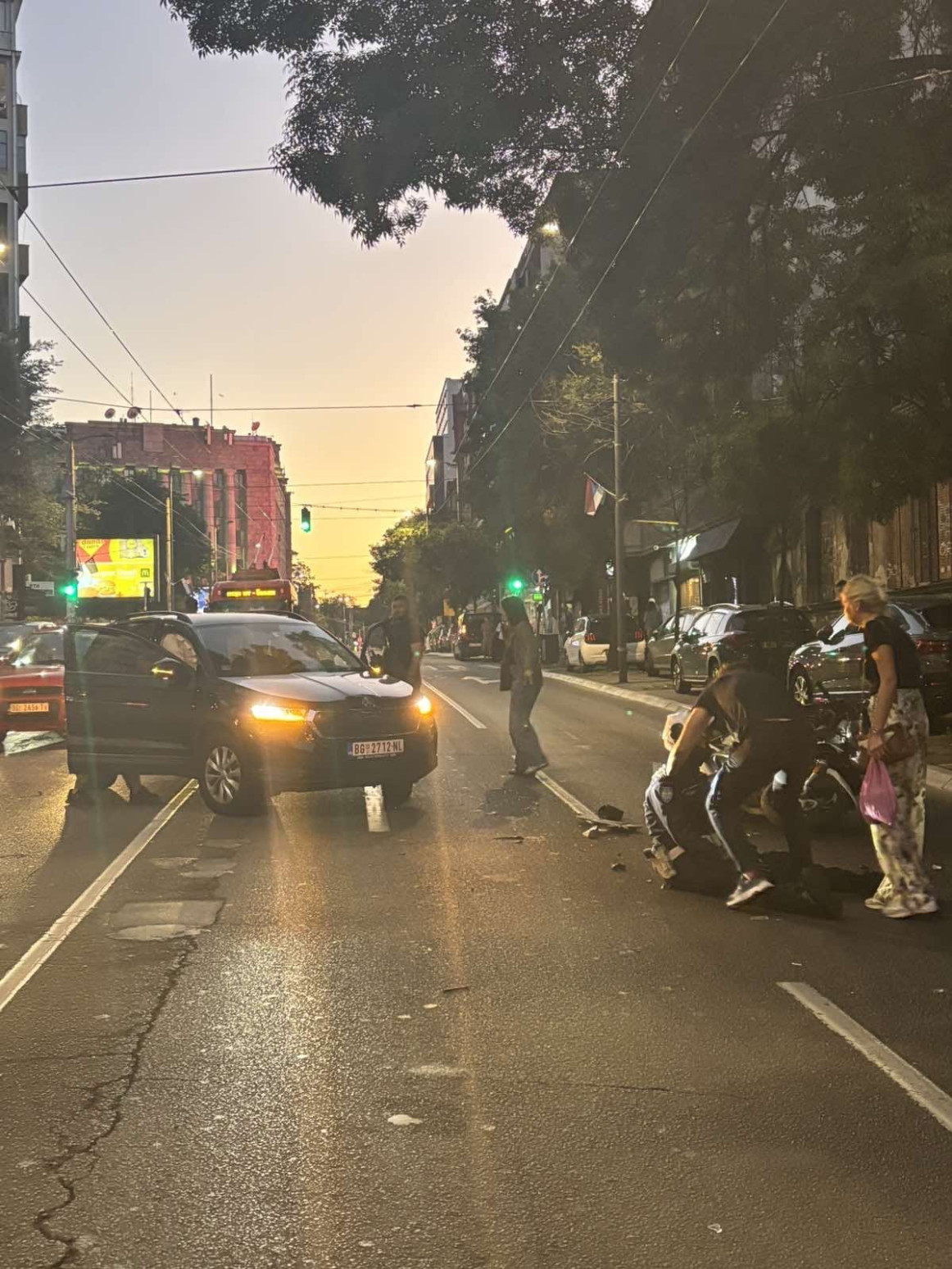 Sada i zvanično gaze policajce: Vozilo N1 udarilo policajca na motoru kod RTS; Oglasio se MUP FOTO/VIDEO