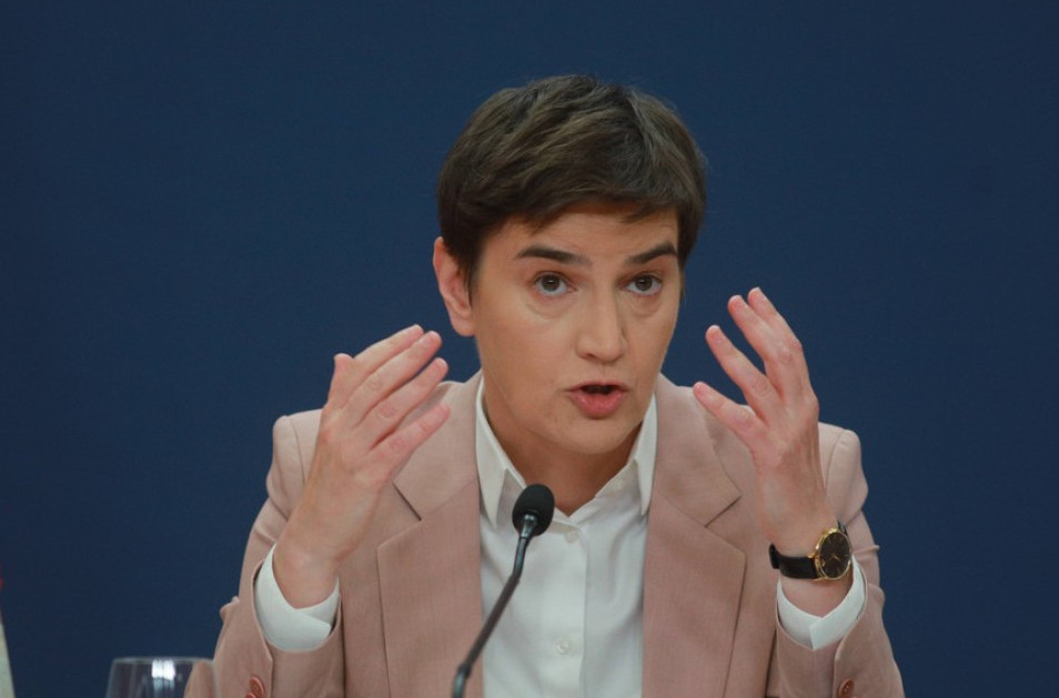 Brnabić podelila fotografiju hrvatskih medija: Ljudi treba da vide ponovo koliko su slični s blokaderima FOTO